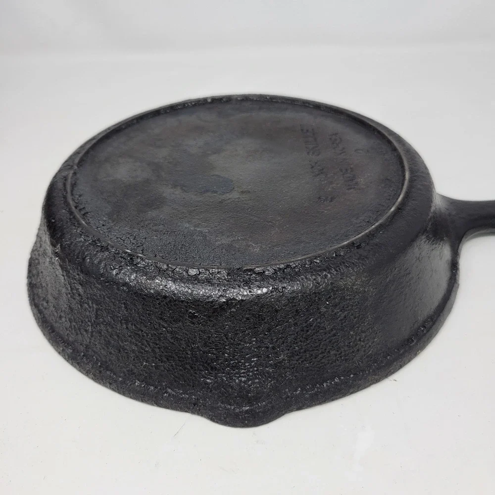 Vintage 8 Inch Cast Iron Skillet Made in Korea Round Frying Pan 3 Notch